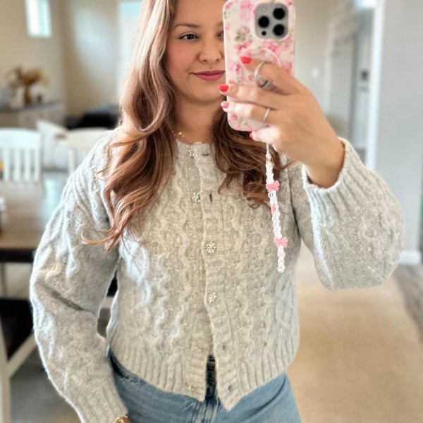 Photo from @mechelle.rosales handle, with 1 product.