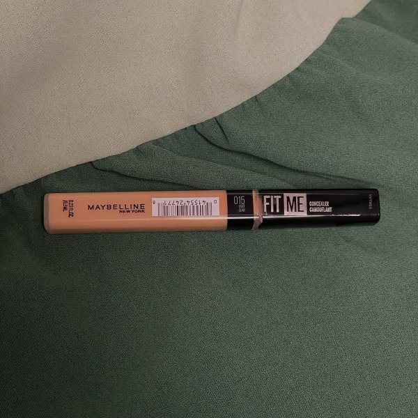 Photo from @fergiefindz handle, with 1 product.