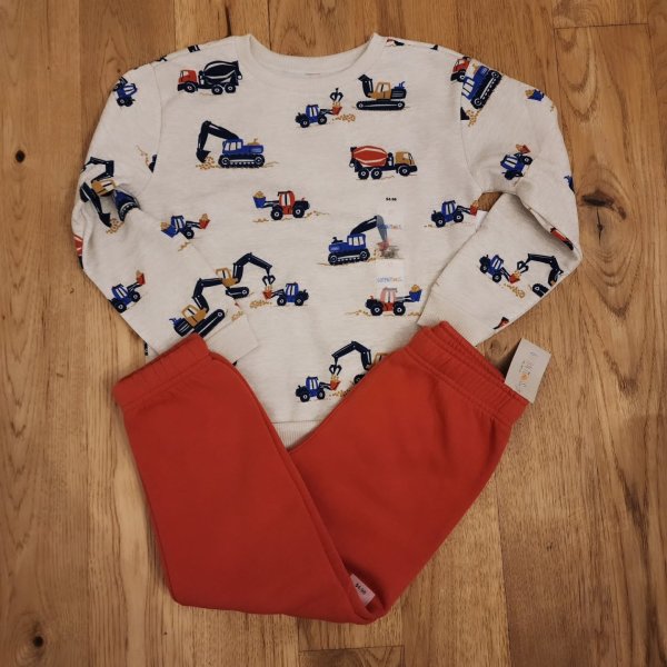 Photo from @mamaandminibooks handle, with 2 products.