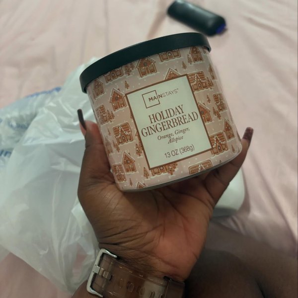 Photo from @nakeisha_raye_ handle, with 1 product.