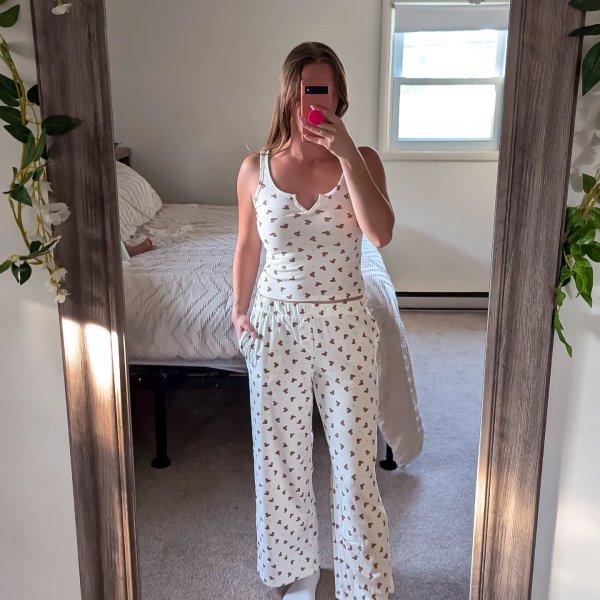 Photo from @lorilou.1 handle, with 2 products.