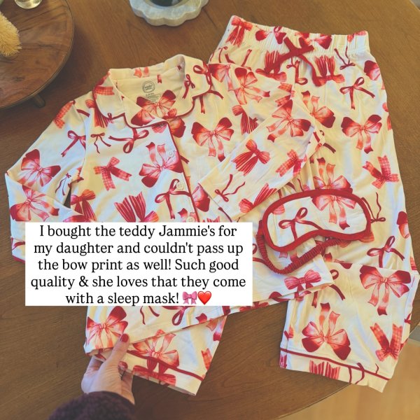 Photo from @cozyalyssa handle, with 1 product.