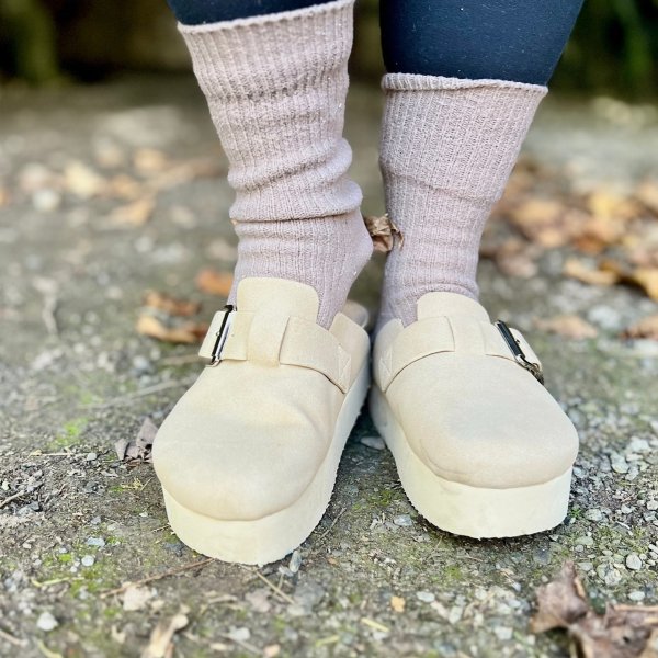 Photo from @jentherealfluencer handle, with 1 product.