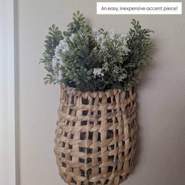 Photo from @fourthelittlemoments handle, with 3 products.