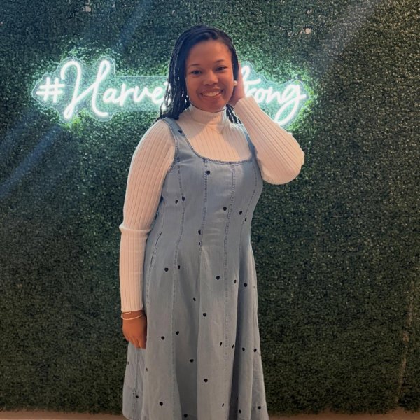 Photo from @gigiwilliamson_ handle, with 1 product.