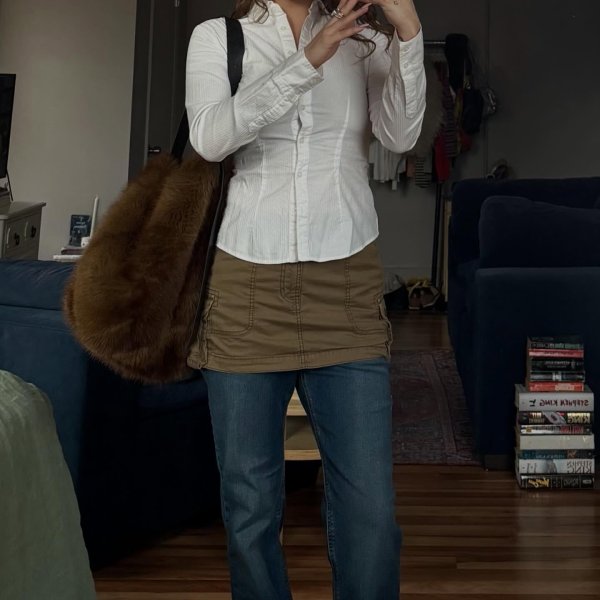 Photo from @zakbagansfanclub666 handle, with 2 products.