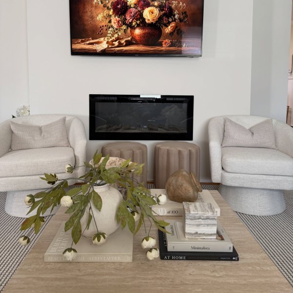 Photo from @yaniras_home handle, with 3 products.