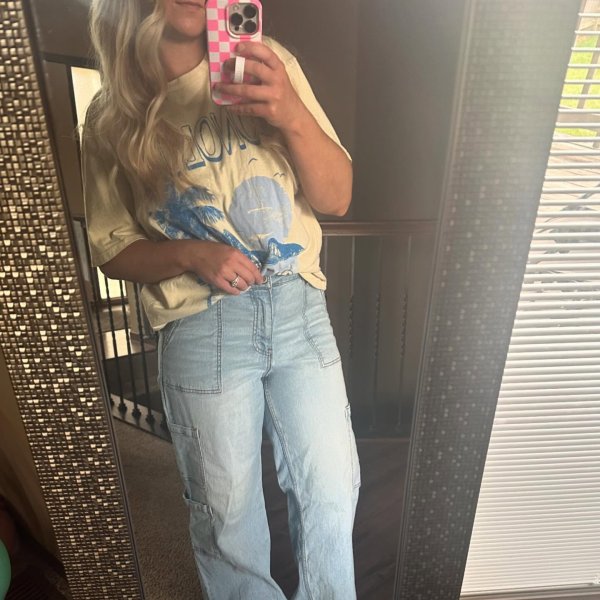 Photo from @everyday.erinj handle, with 1 product.