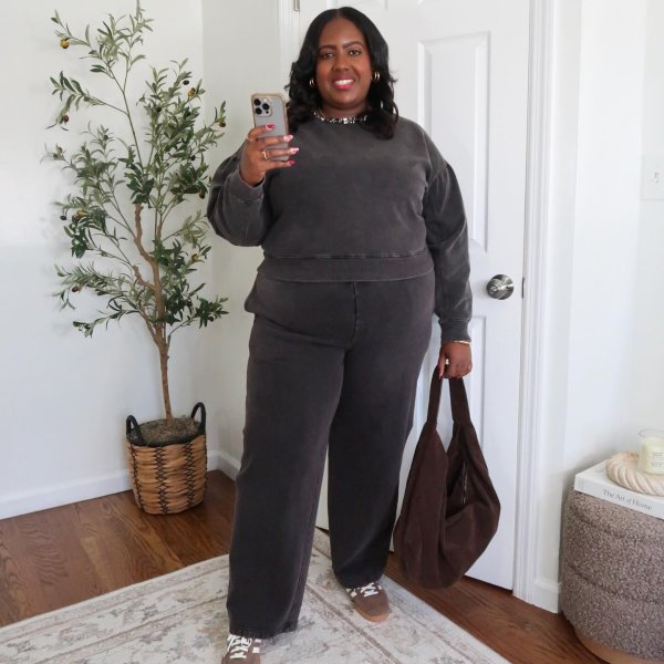 Photo from @karellebeauty handle, with 2 products.