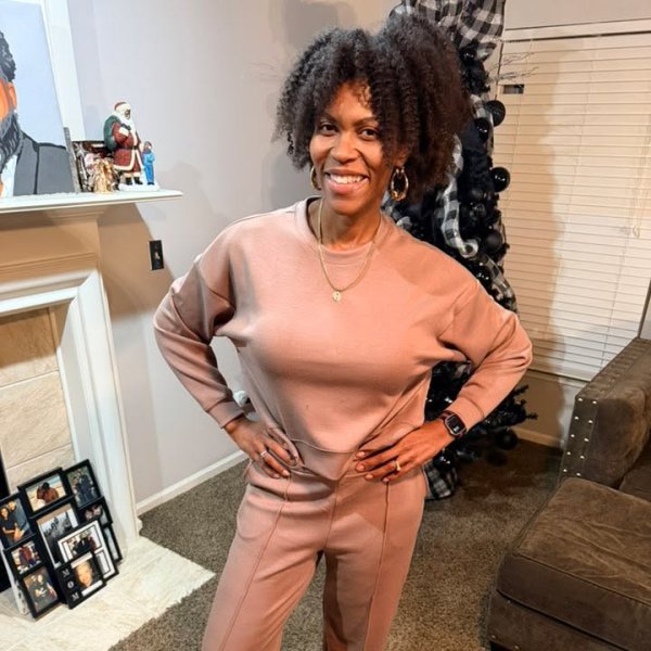 Photo from @theunapologeticdiva handle, with 2 products.