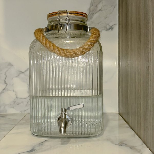 Photo from @therealshaunasstage handle, with 1 product.