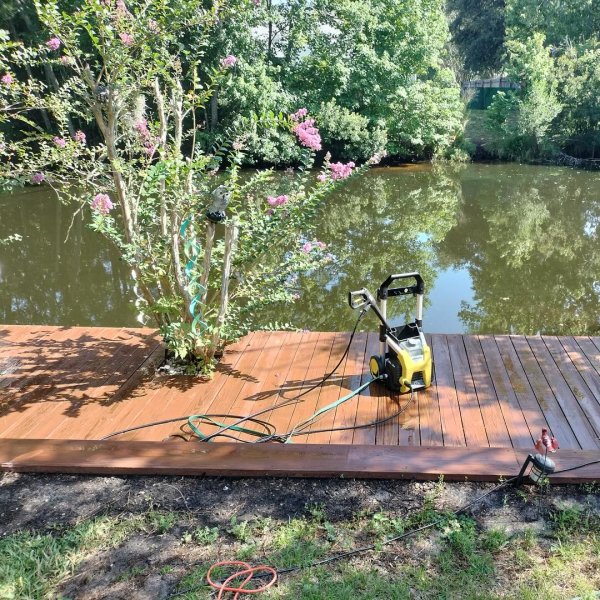 Photo from @samplequeen2024 handle, with 1 product.
