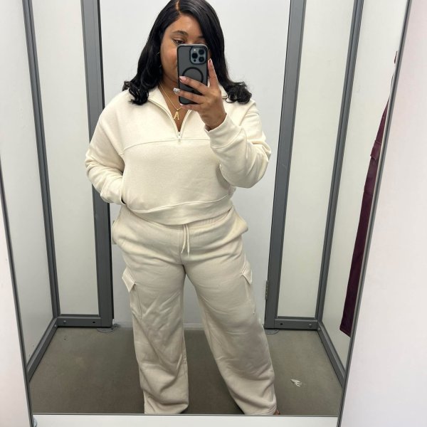 Photo from @_ashlebe handle, with 1 product.