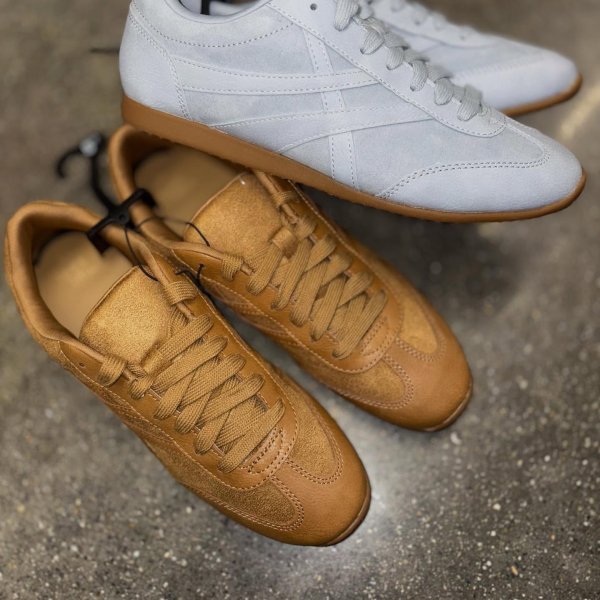 Photo from @thereal_nicolecarter handle, with 2 products.