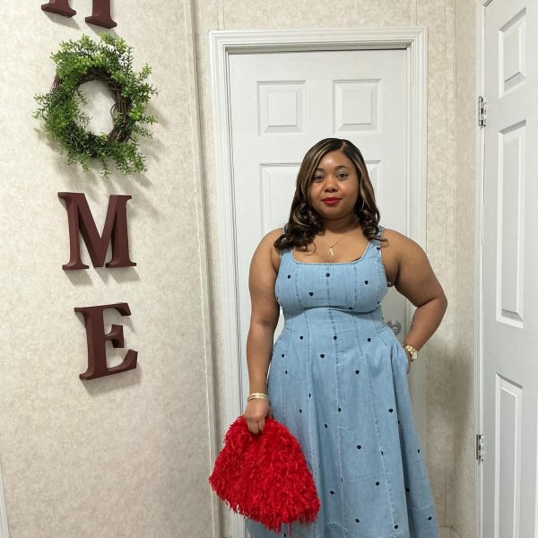 Photo from @_ashlebe handle, with 1 product.