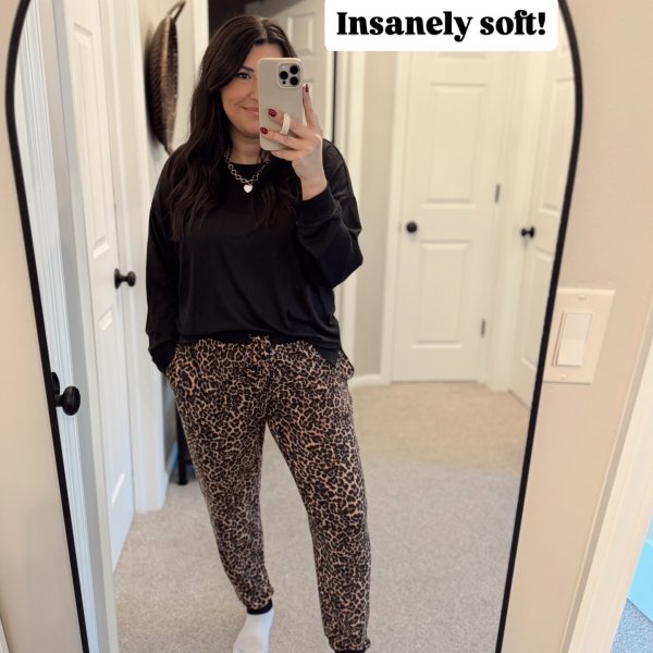 Photo from @hollylikestoshop handle, with 2 products.