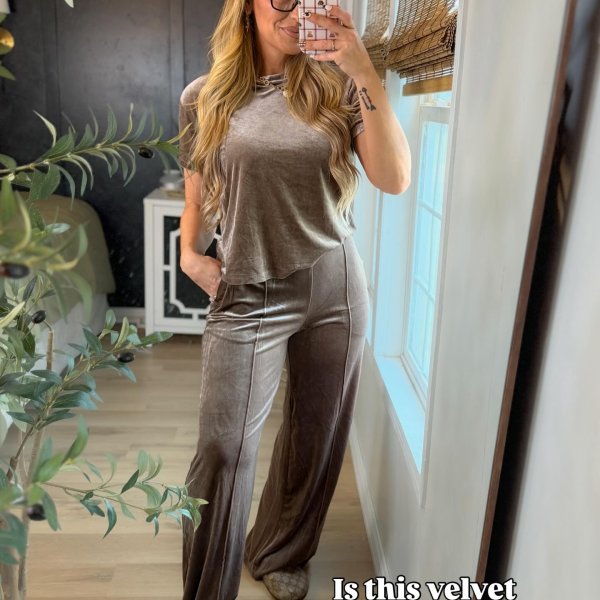 Photo from @blondewithabudget__ handle, with 2 products.