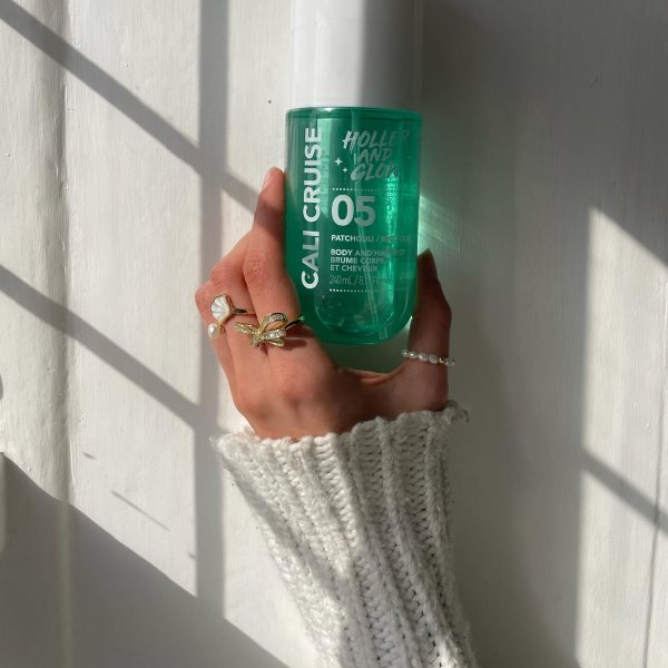 Photo from @hollerandglow handle, with 1 product.