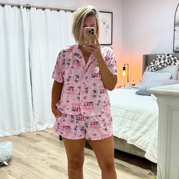 Photo from @leeannstyled handle, with 1 product.