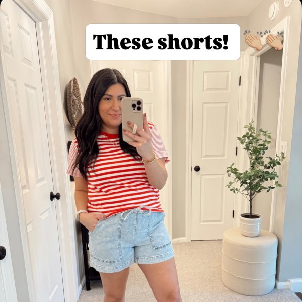 Photo from @hollylikestoshop handle, with 2 products.