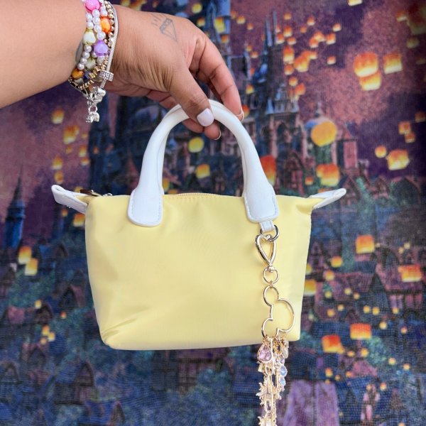Photo from @magicallylauraa handle, with 1 product.