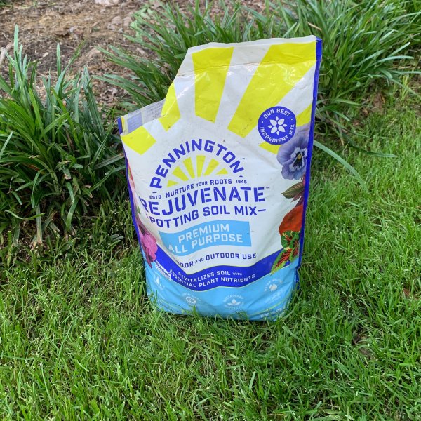 Photo from @penningtonsoilproducts handle, with 1 product.