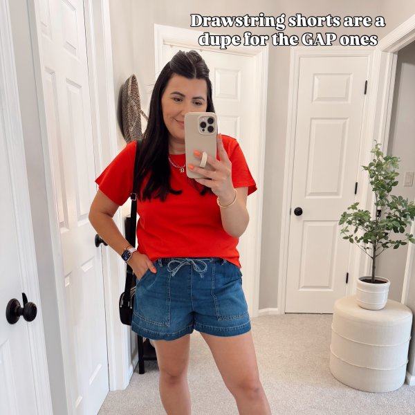 Photo from @hollylikestoshop handle, with 1 product.