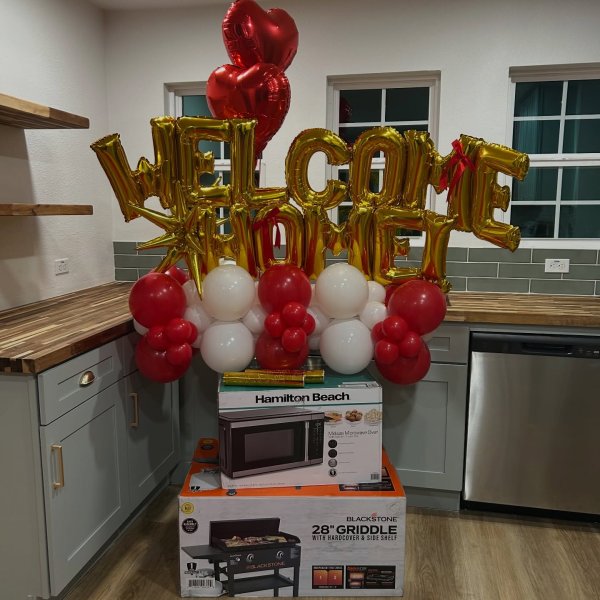 Photo from @texas_gal_realestate handle, with 2 products.