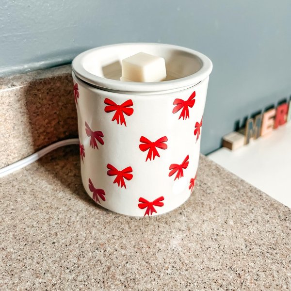 Photo from @that_candle_place handle, with 1 product.