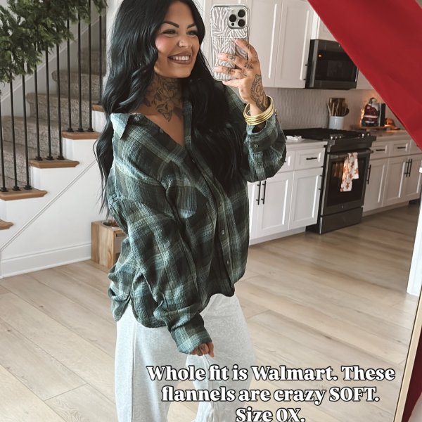 Photo from @oneglammomma handle, with 2 products.