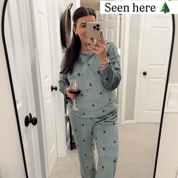 Photo from @hollylikestoshop handle, with 1 product.