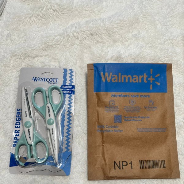 Photo from @honeyvans0205 handle, with 1 product.