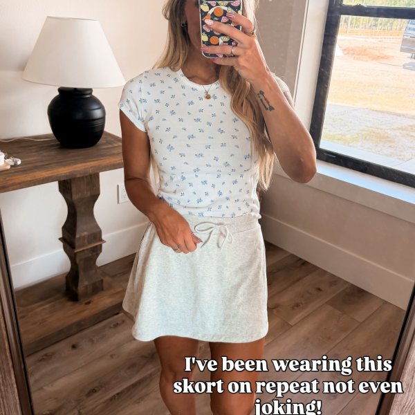 Photo from @blondewithabudget__ handle, with 2 products.