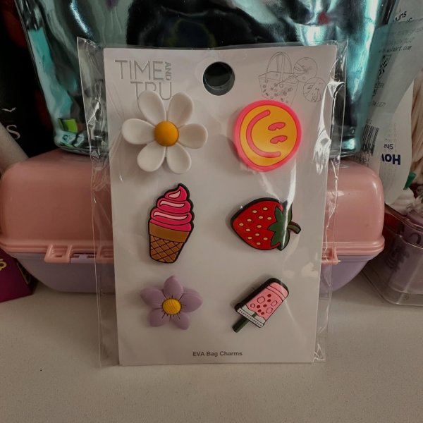 Photo from @cmh704 handle, with 1 product.