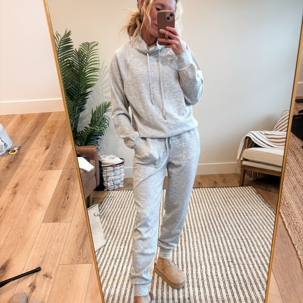 Photo from @who.what.wear.ut handle, with 2 products.