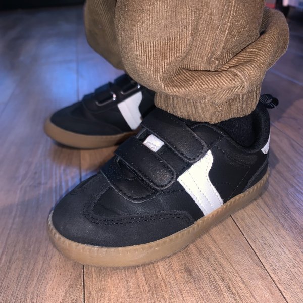 Photo from @iconickash handle, with 1 product.