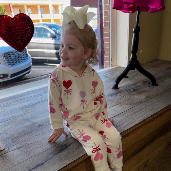 Photo from @ashtin.barfield handle, with 1 product.