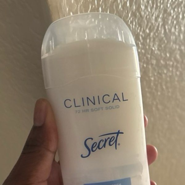 Photo from @thedailybrowngirl handle, with 1 product.