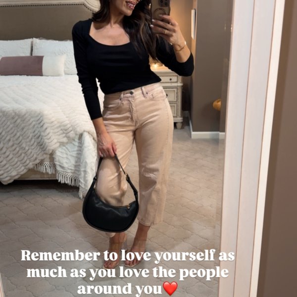 Photo from @lifeinstylebyliz handle, with 3 products.