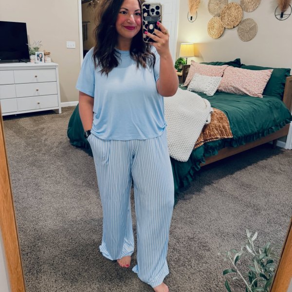 Photo from @simplysmalltowncounselor handle, with 2 products.