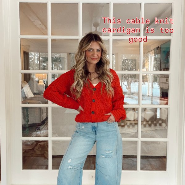 Photo from @hannaehenderson handle, with 2 products.