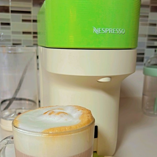 Photo from @the_scentquery handle, with 1 product.