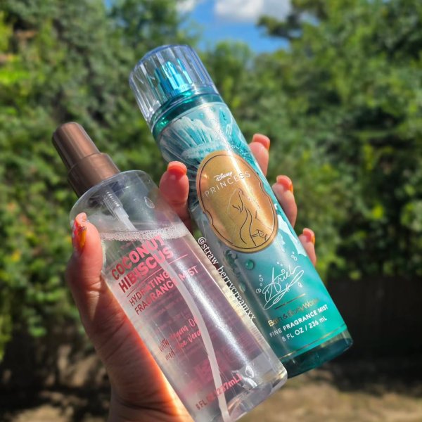 Photo from @straw_berrycreamxx handle, with 1 product.
