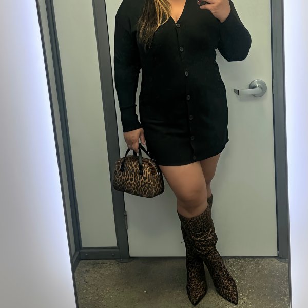 Photo from @vanessatrendyfinds handle, with 3 products.