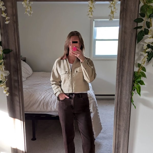 Photo from @lorilou.1 handle, with 1 product.