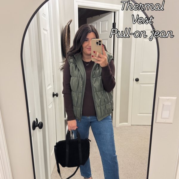 Photo from @hollylikestoshop handle, with 2 products.