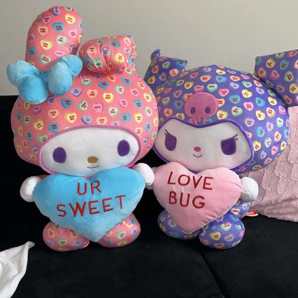 Photo from @blacksanrioo handle, with 2 products.