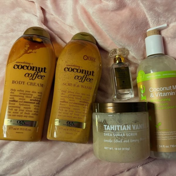 Photo from @selfcarexpuffs handle, with 1 product.