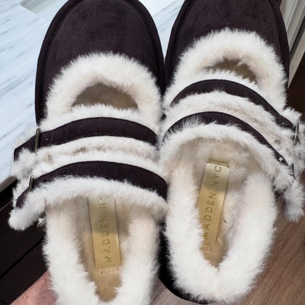 Photo from @retailfavs handle, with 1 product.