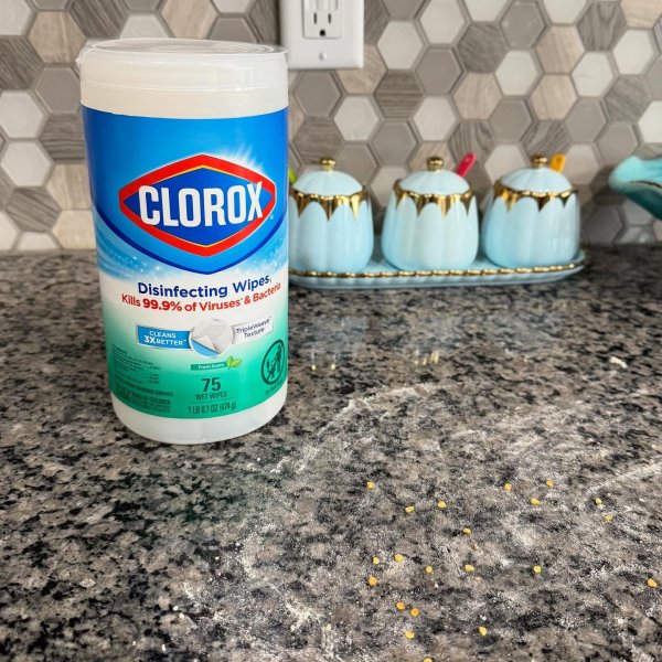 Photo from @newworld_reviewer handle, with 1 product.